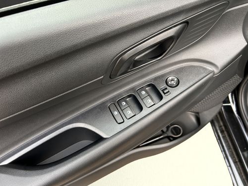 https://csb-strapi-files.fsn1.your-objectstorage.com/inventory-cars/images/e4d1074e910af8bedf1612835b97a3d7a3e8e488/11_500_6441.jpg