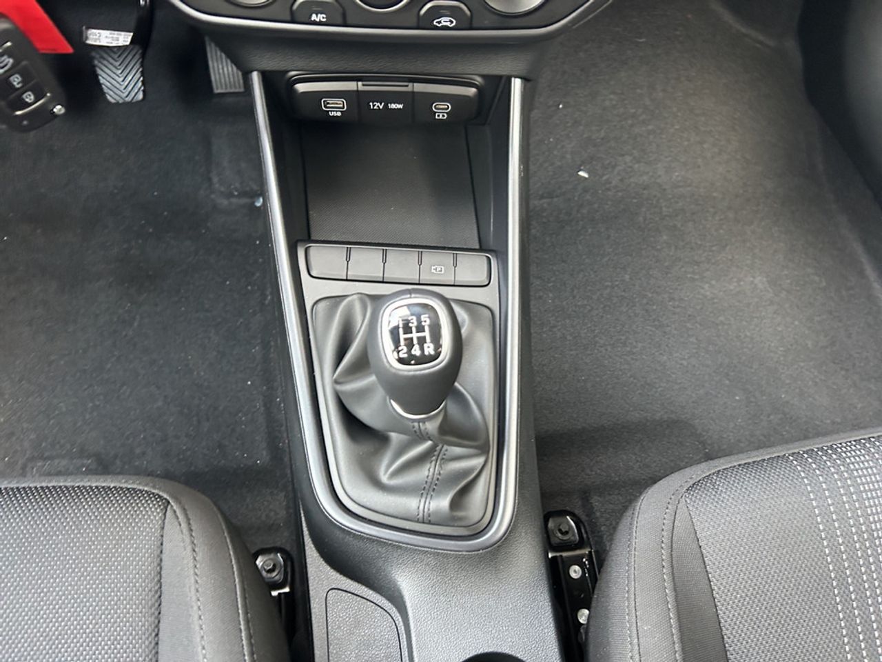 https://csb-strapi-files.fsn1.your-objectstorage.com/inventory-cars/images/e4d1074e910af8bedf1612835b97a3d7a3e8e488/19_1280_6477.jpg