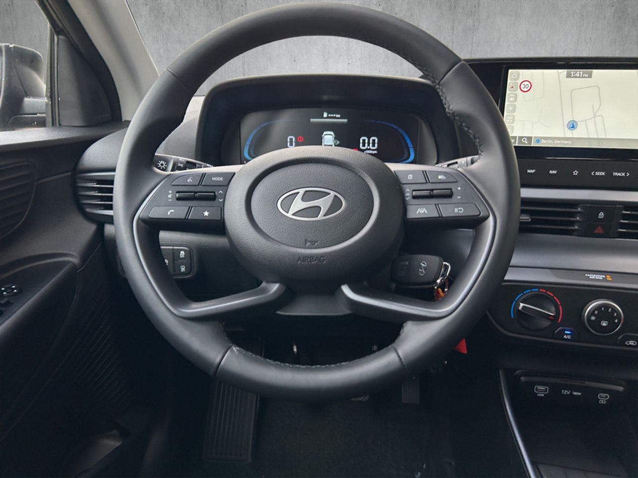 https://csb-strapi-files.fsn1.your-objectstorage.com/inventory-cars/images/e4d1074e910af8bedf1612835b97a3d7a3e8e488/21_1280_2437.jpg