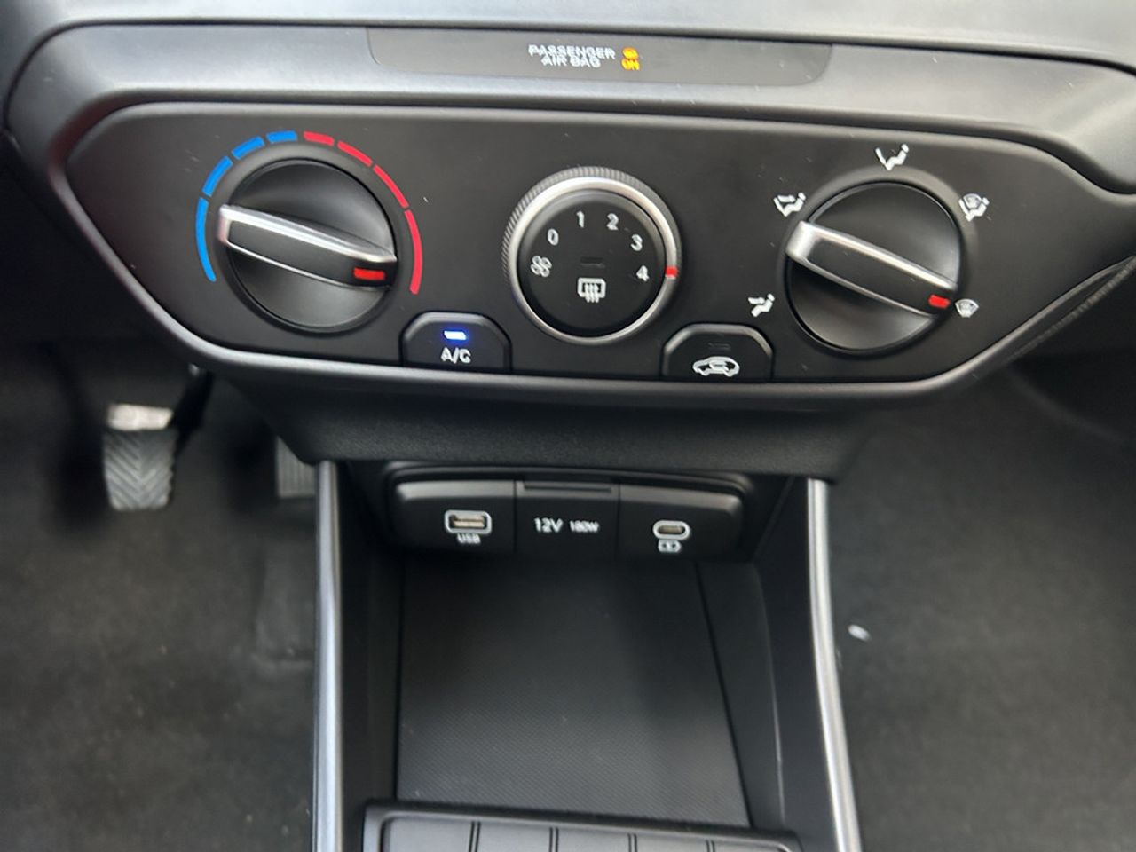https://csb-strapi-files.fsn1.your-objectstorage.com/inventory-cars/images/e4d1074e910af8bedf1612835b97a3d7a3e8e488/22_1280_4786.jpg