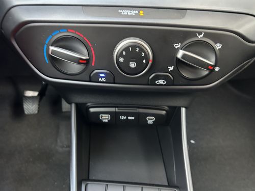https://csb-strapi-files.fsn1.your-objectstorage.com/inventory-cars/images/e4d1074e910af8bedf1612835b97a3d7a3e8e488/22_500_2874.jpg