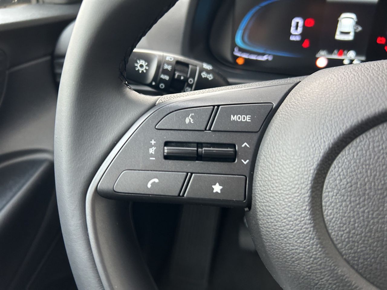 https://csb-strapi-files.fsn1.your-objectstorage.com/inventory-cars/images/e4d1074e910af8bedf1612835b97a3d7a3e8e488/30_1280_8541.jpg