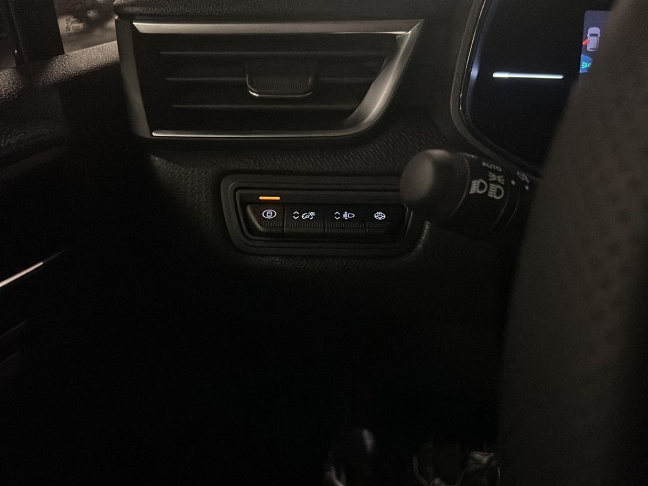 https://csb-strapi-files.fsn1.your-objectstorage.com/inventory-cars/images/e4dd046747d98d629f9929468ad819e4044908e4/17_1280_6421.jpg