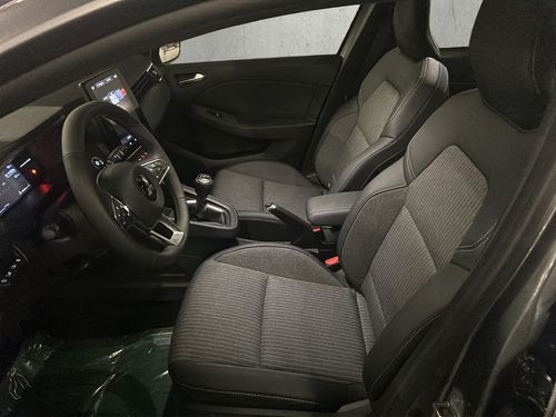 https://csb-strapi-files.fsn1.your-objectstorage.com/inventory-cars/images/e4dd046747d98d629f9929468ad819e4044908e4/19_500_4554.jpg
