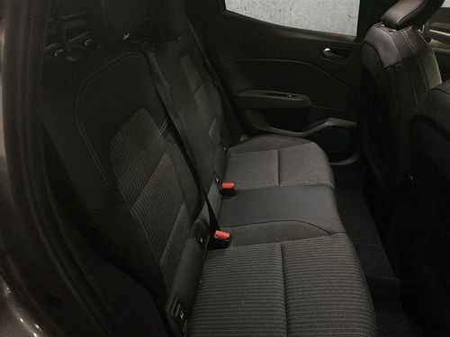 https://csb-strapi-files.fsn1.your-objectstorage.com/inventory-cars/images/e4dd046747d98d629f9929468ad819e4044908e4/21_500_4424.jpg