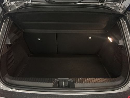 https://csb-strapi-files.fsn1.your-objectstorage.com/inventory-cars/images/e4dd046747d98d629f9929468ad819e4044908e4/22_500_5644.jpg