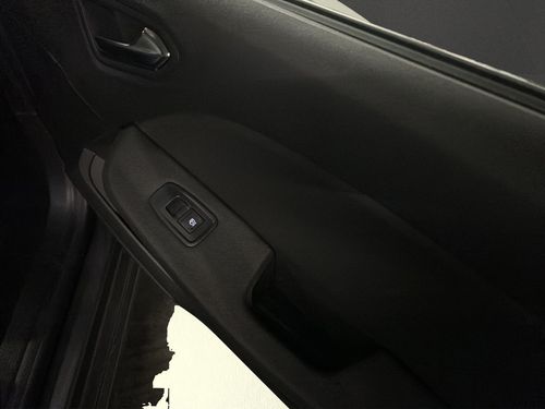 https://csb-strapi-files.fsn1.your-objectstorage.com/inventory-cars/images/e4dd046747d98d629f9929468ad819e4044908e4/33_500_8890.jpg