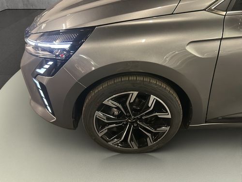 https://csb-strapi-files.fsn1.your-objectstorage.com/inventory-cars/images/e4dd046747d98d629f9929468ad819e4044908e4/34_500_8698.jpg