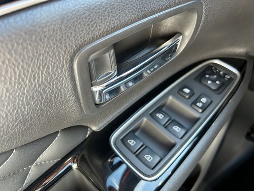 https://csb-strapi-files.fsn1.your-objectstorage.com/inventory-cars/images/e5f1af0a7e0641ae712761ea5f1c6ba6a95be0a2/13_500_1206.jpg