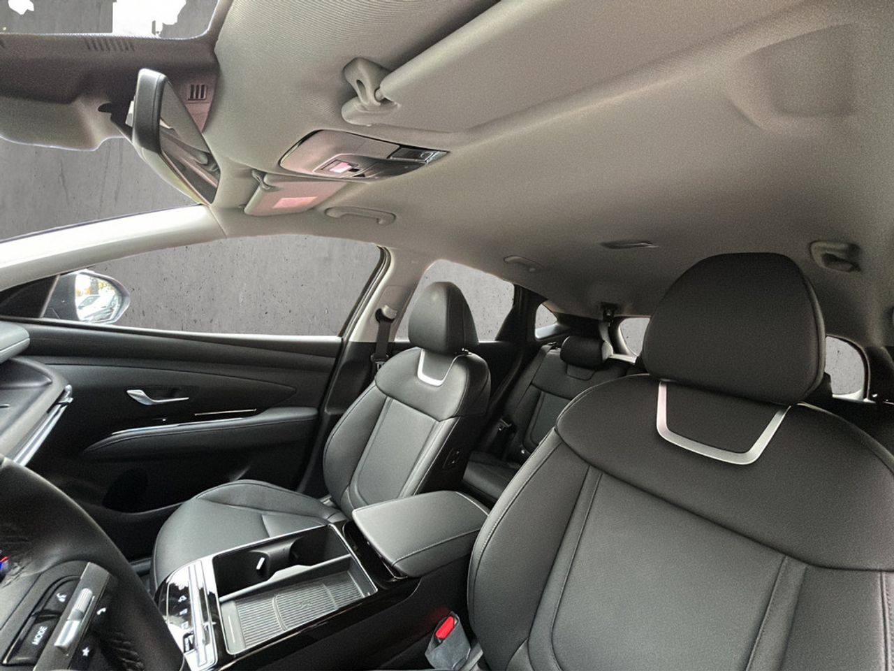 https://csb-strapi-files.fsn1.your-objectstorage.com/inventory-cars/images/e6e7b64ee3eca2d7442bc5e3476686bfbc8e3e17/12_1280_1990.jpg
