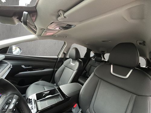 https://csb-strapi-files.fsn1.your-objectstorage.com/inventory-cars/images/e6e7b64ee3eca2d7442bc5e3476686bfbc8e3e17/12_500_3900.jpg