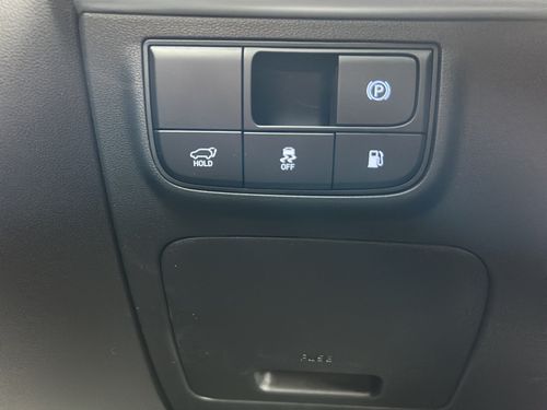 https://csb-strapi-files.fsn1.your-objectstorage.com/inventory-cars/images/e6e7b64ee3eca2d7442bc5e3476686bfbc8e3e17/32_500_6185.jpg