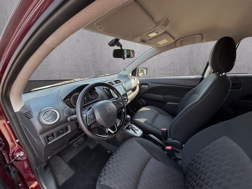 https://csb-strapi-files.fsn1.your-objectstorage.com/inventory-cars/images/e6f4f7568552ed865dcc828360ad728b8a87c8a7/10_500_6773.jpg