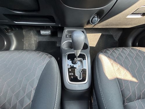 https://csb-strapi-files.fsn1.your-objectstorage.com/inventory-cars/images/e6f4f7568552ed865dcc828360ad728b8a87c8a7/19_500_9379.jpg
