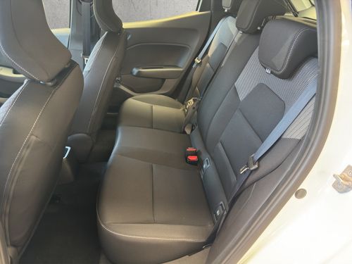 https://csb-strapi-files.fsn1.your-objectstorage.com/inventory-cars/images/e742d1e9754e29265c3afdf025d411ce0a60fc05/14_500_9800.jpg