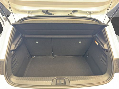 https://csb-strapi-files.fsn1.your-objectstorage.com/inventory-cars/images/e742d1e9754e29265c3afdf025d411ce0a60fc05/15_500_7494.jpg