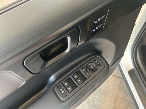 https://csb-strapi-files.fsn1.your-objectstorage.com/inventory-cars/images/e794e370491b033cd4623ffe14d01041e313d770/13_500_6770.jpg