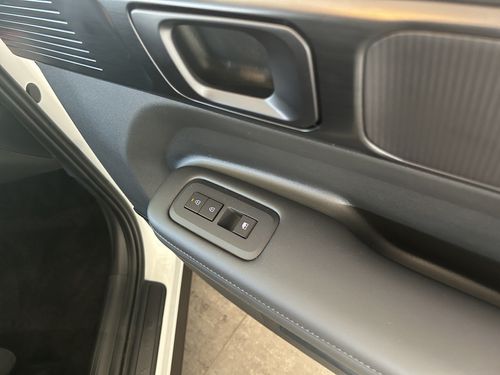 https://csb-strapi-files.fsn1.your-objectstorage.com/inventory-cars/images/e794e370491b033cd4623ffe14d01041e313d770/21_500_4178.jpg