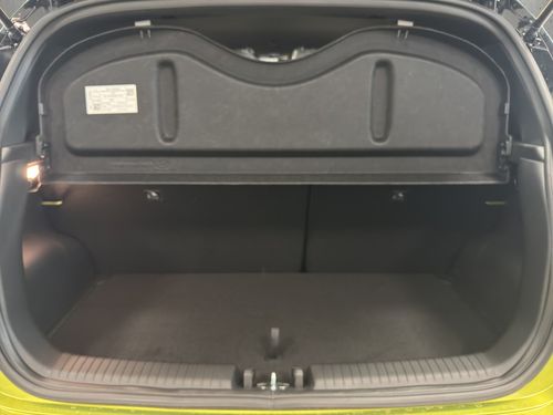 https://csb-strapi-files.fsn1.your-objectstorage.com/inventory-cars/images/e881f7b1eac9ef425494e0b509883b43843dd318/18_500_4513.jpg