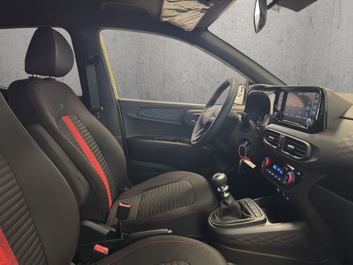 https://csb-strapi-files.fsn1.your-objectstorage.com/inventory-cars/images/e881f7b1eac9ef425494e0b509883b43843dd318/20_500_1891.jpg