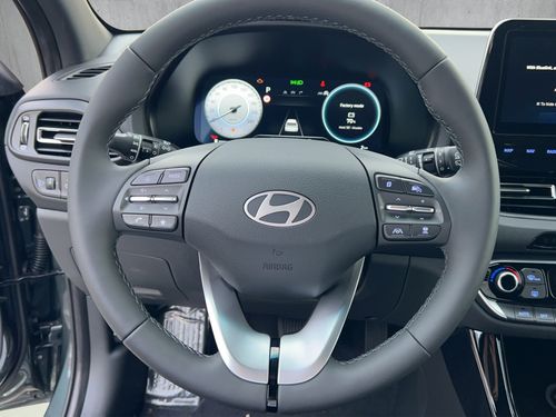 https://csb-strapi-files.fsn1.your-objectstorage.com/inventory-cars/images/e90e3218c382aeb5f877e8ef435a5e866086dc4f/10_500_5806.jpg