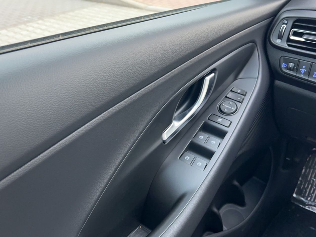 https://csb-strapi-files.fsn1.your-objectstorage.com/inventory-cars/images/e90e3218c382aeb5f877e8ef435a5e866086dc4f/13_1280_9638.jpg