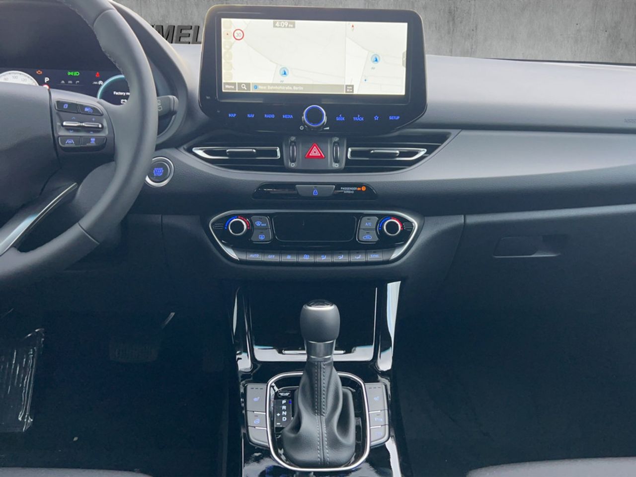 https://csb-strapi-files.fsn1.your-objectstorage.com/inventory-cars/images/e90e3218c382aeb5f877e8ef435a5e866086dc4f/17_1280_2584.jpg