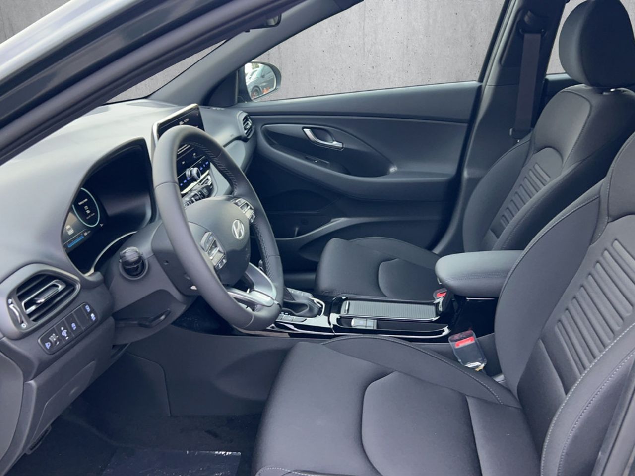 https://csb-strapi-files.fsn1.your-objectstorage.com/inventory-cars/images/e90e3218c382aeb5f877e8ef435a5e866086dc4f/9_1280_6411.jpg