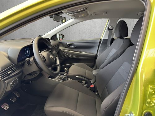 https://csb-strapi-files.fsn1.your-objectstorage.com/inventory-cars/images/e952d2fc4a0d4af2c3f7f4ac9cbb3192599941fd/10_500_4384.jpg