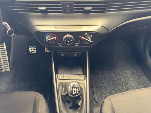 https://csb-strapi-files.fsn1.your-objectstorage.com/inventory-cars/images/e952d2fc4a0d4af2c3f7f4ac9cbb3192599941fd/16_500_7324.jpg