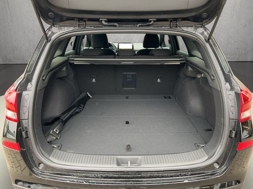 https://csb-strapi-files.fsn1.your-objectstorage.com/inventory-cars/images/e98fc95c9ab998879686cf6a15aad5e8a34ed8e8/18_500_5186.jpg