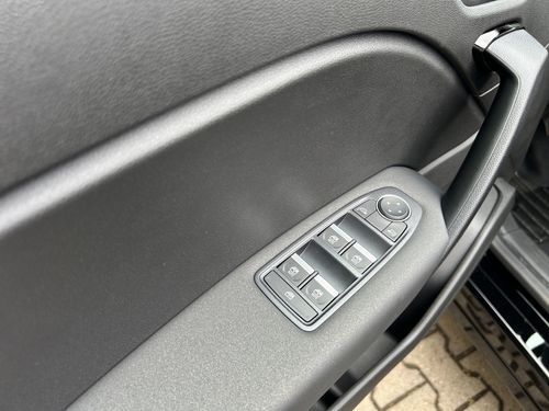 https://csb-strapi-files.fsn1.your-objectstorage.com/inventory-cars/images/e9db584ccc18fe240e2393ef65f0bd114b64cd83/13_500_7029.jpg