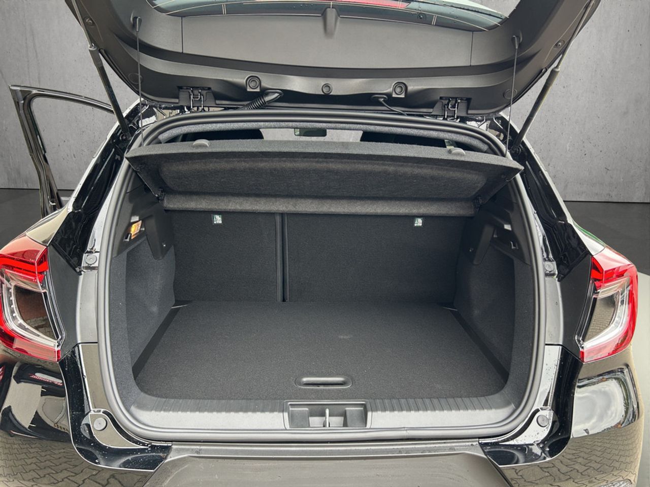 https://csb-strapi-files.fsn1.your-objectstorage.com/inventory-cars/images/e9db584ccc18fe240e2393ef65f0bd114b64cd83/17_1280_4757.jpg