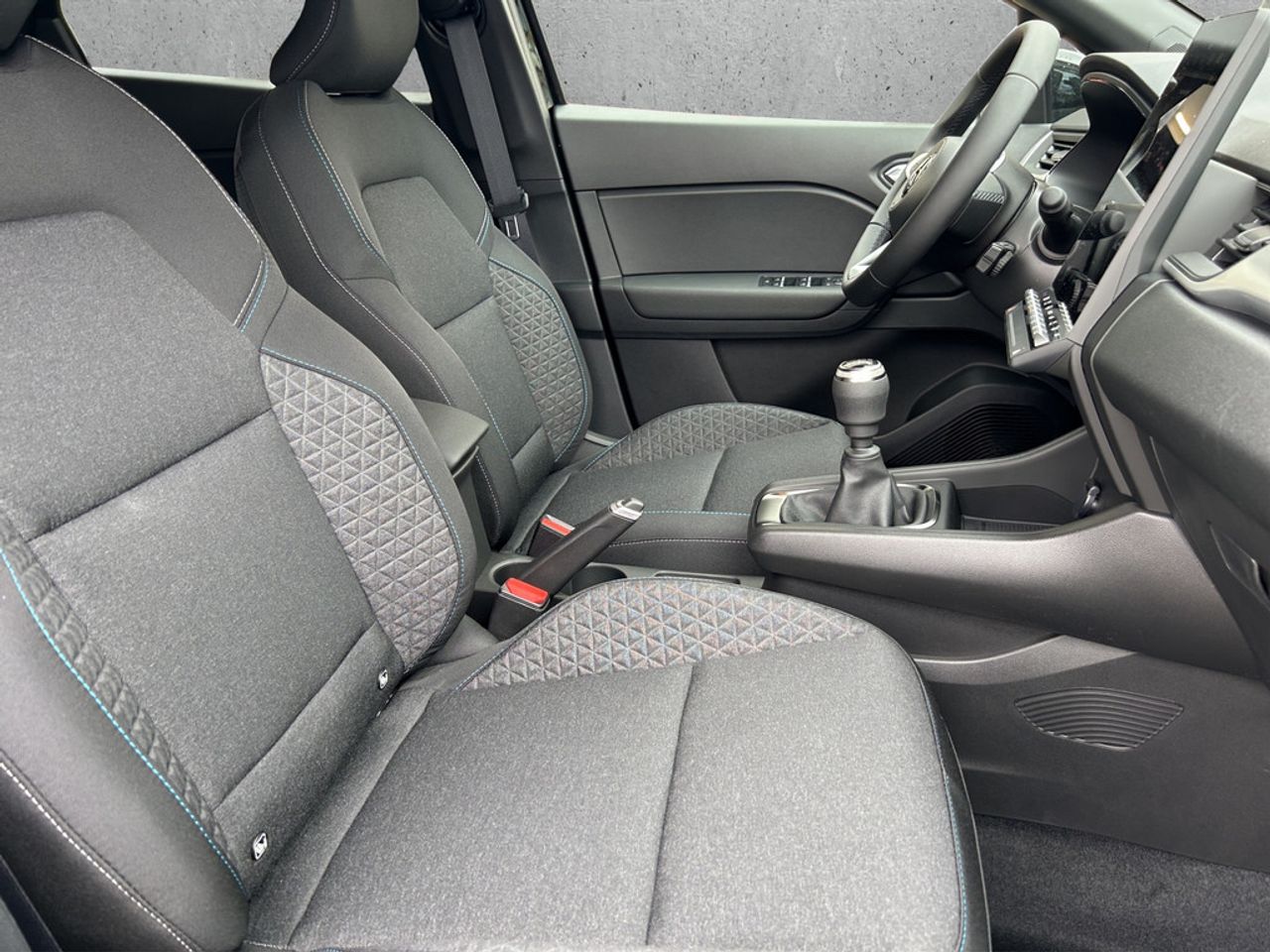 https://csb-strapi-files.fsn1.your-objectstorage.com/inventory-cars/images/e9db584ccc18fe240e2393ef65f0bd114b64cd83/19_1280_2666.jpg