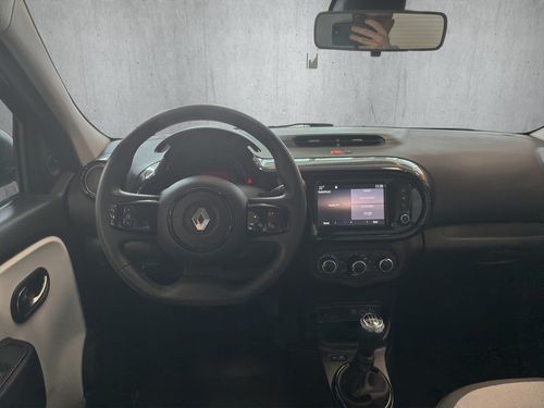 https://csb-strapi-files.fsn1.your-objectstorage.com/inventory-cars/images/ea03cb51512f9e9445b92d7df213b62ab2c5fcb7/15_500_9541.jpg