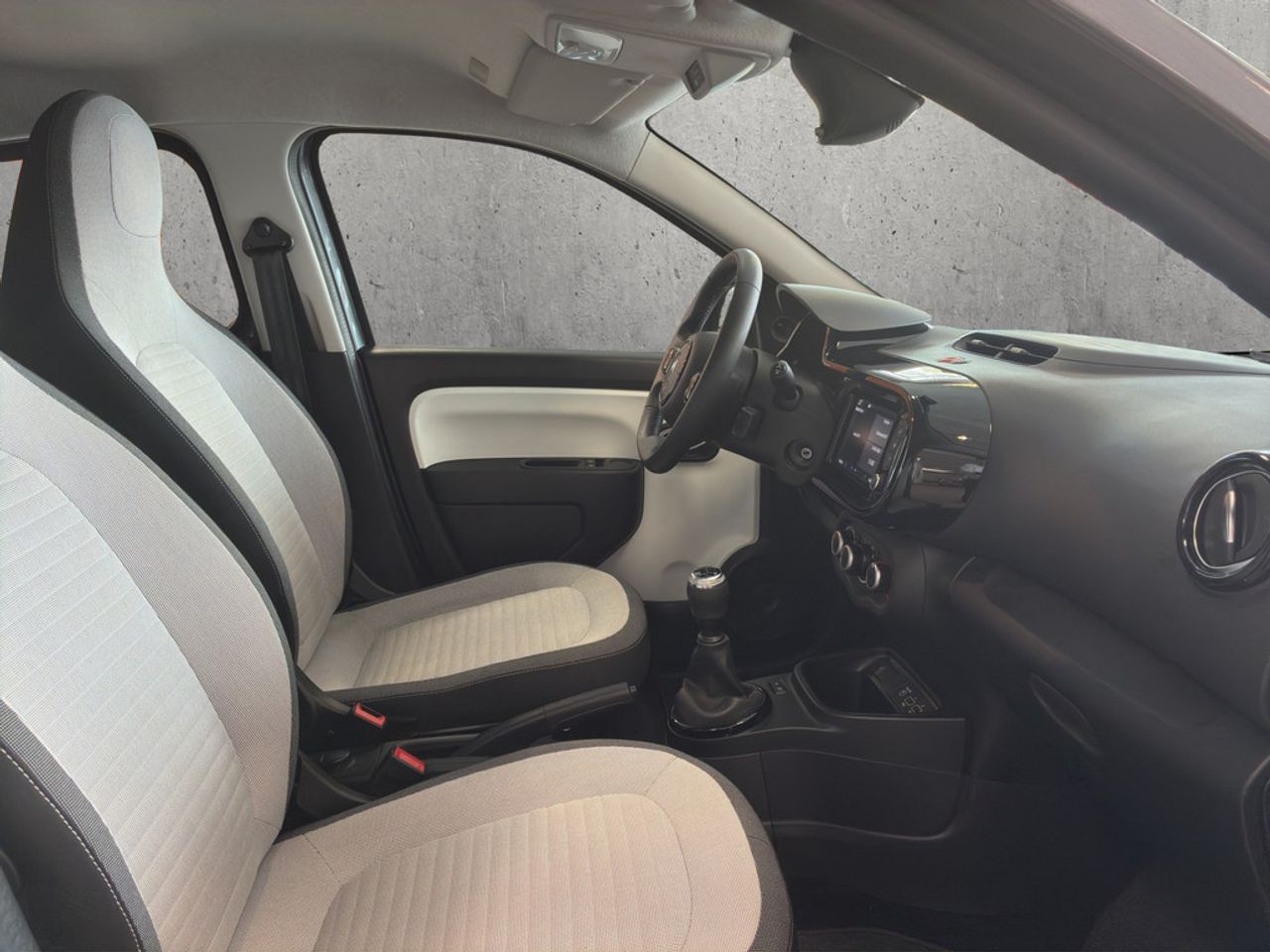 https://csb-strapi-files.fsn1.your-objectstorage.com/inventory-cars/images/ea03cb51512f9e9445b92d7df213b62ab2c5fcb7/18_1280_4081.jpg