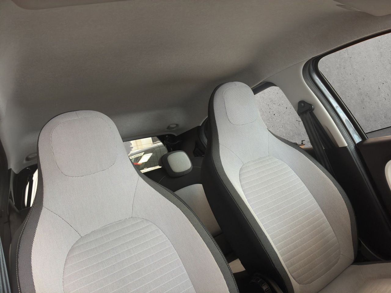 https://csb-strapi-files.fsn1.your-objectstorage.com/inventory-cars/images/ea03cb51512f9e9445b92d7df213b62ab2c5fcb7/20_1280_2894.jpg