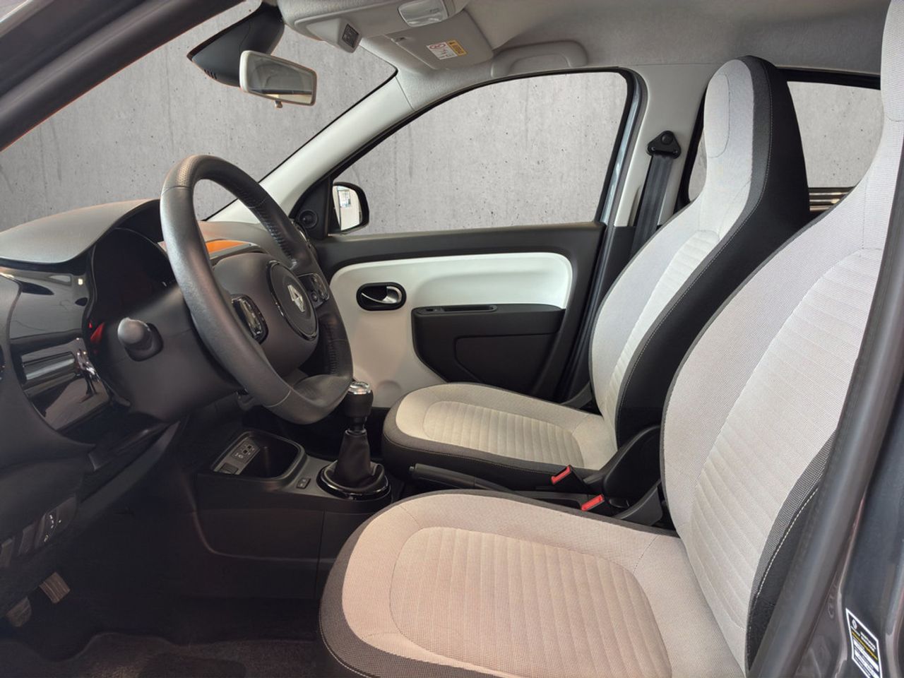 https://csb-strapi-files.fsn1.your-objectstorage.com/inventory-cars/images/ea03cb51512f9e9445b92d7df213b62ab2c5fcb7/9_1280_3831.jpg