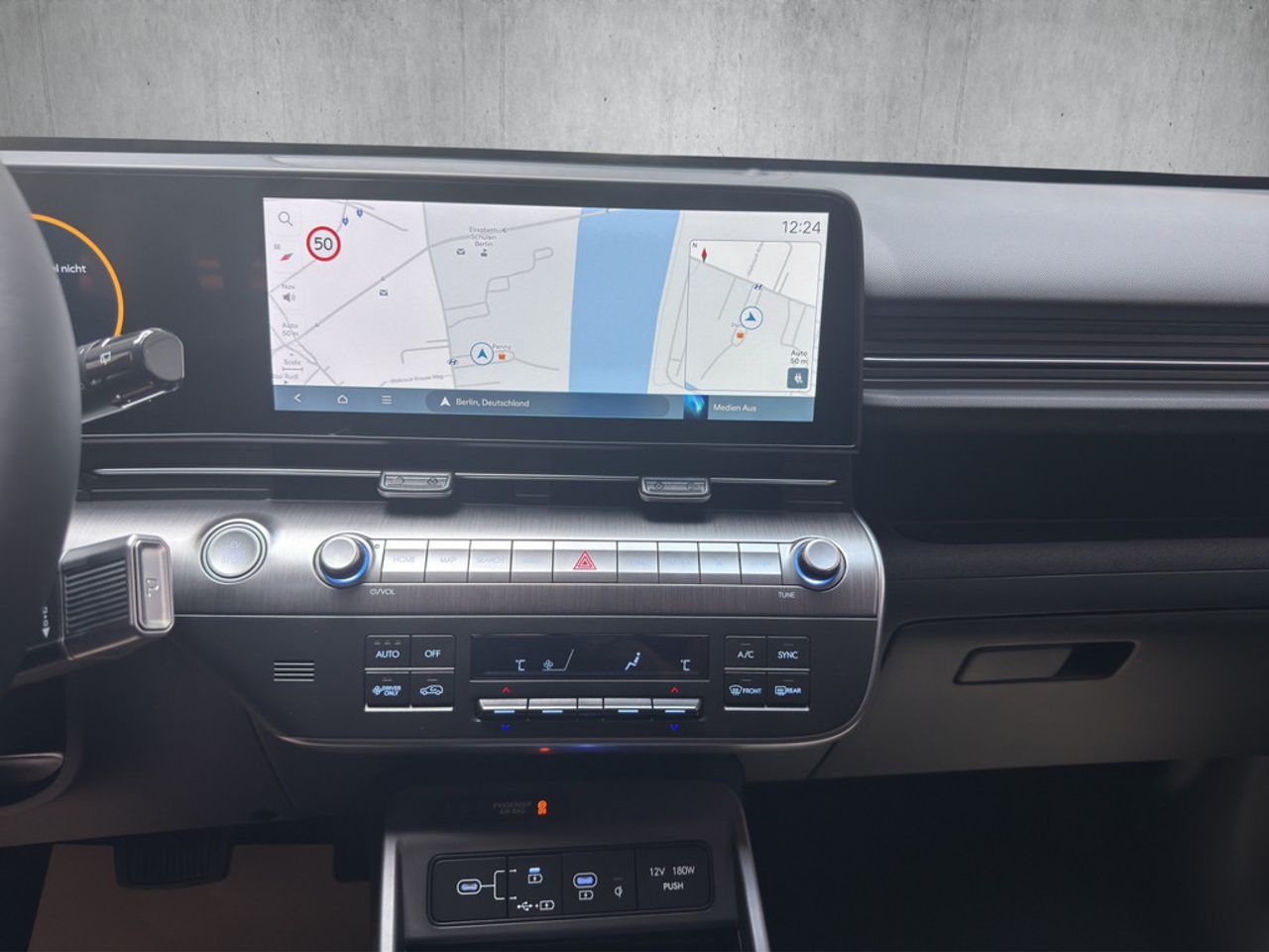 https://csb-strapi-files.fsn1.your-objectstorage.com/inventory-cars/images/eec643a15d29801d2e9d5815a6049a74c65e0d98/13_1280_5910.jpg