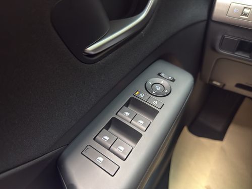 https://csb-strapi-files.fsn1.your-objectstorage.com/inventory-cars/images/eec643a15d29801d2e9d5815a6049a74c65e0d98/13_500_7369.jpg
