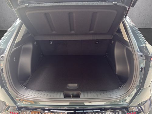 https://csb-strapi-files.fsn1.your-objectstorage.com/inventory-cars/images/eec643a15d29801d2e9d5815a6049a74c65e0d98/18_500_9640.jpg