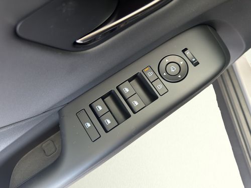 https://csb-strapi-files.fsn1.your-objectstorage.com/inventory-cars/images/eefaa5cde40779af511aff30ffc27ef9f49eb833/13_500_6920.jpg