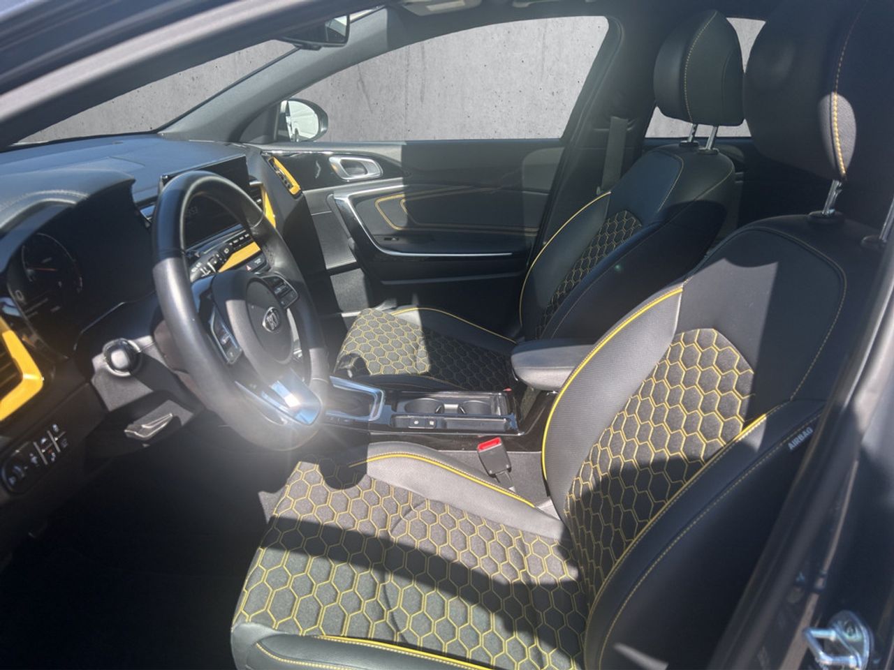 https://csb-strapi-files.fsn1.your-objectstorage.com/inventory-cars/images/efede08e4db71c0b4f5c83d4a97c0f49cc352bfa/14_1280_4854.jpg