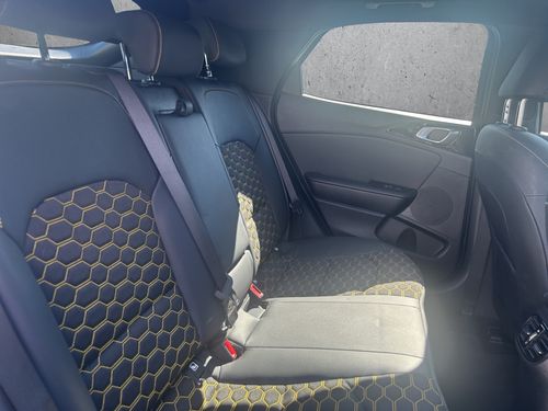 https://csb-strapi-files.fsn1.your-objectstorage.com/inventory-cars/images/efede08e4db71c0b4f5c83d4a97c0f49cc352bfa/16_500_7754.jpg