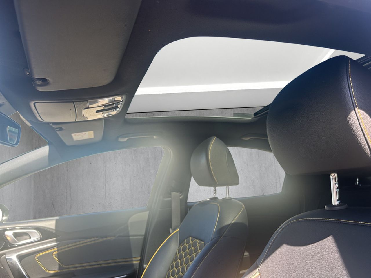 https://csb-strapi-files.fsn1.your-objectstorage.com/inventory-cars/images/efede08e4db71c0b4f5c83d4a97c0f49cc352bfa/19_1280_9374.jpg