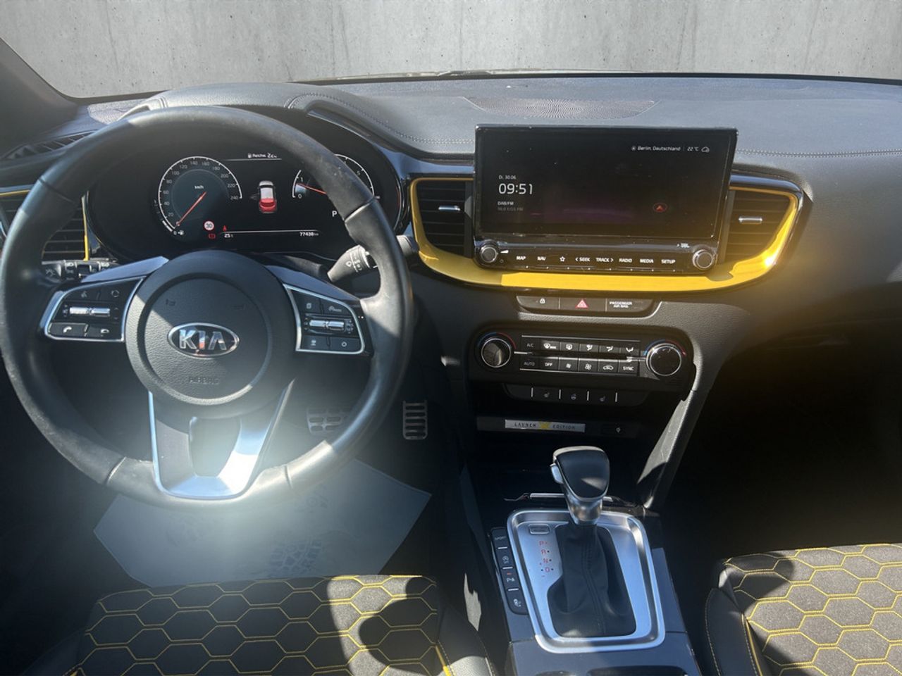 https://csb-strapi-files.fsn1.your-objectstorage.com/inventory-cars/images/efede08e4db71c0b4f5c83d4a97c0f49cc352bfa/8_1280_2307.jpg