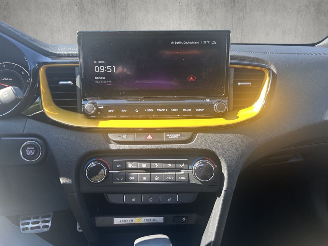 https://csb-strapi-files.fsn1.your-objectstorage.com/inventory-cars/images/efede08e4db71c0b4f5c83d4a97c0f49cc352bfa/9_1280_4466.jpg