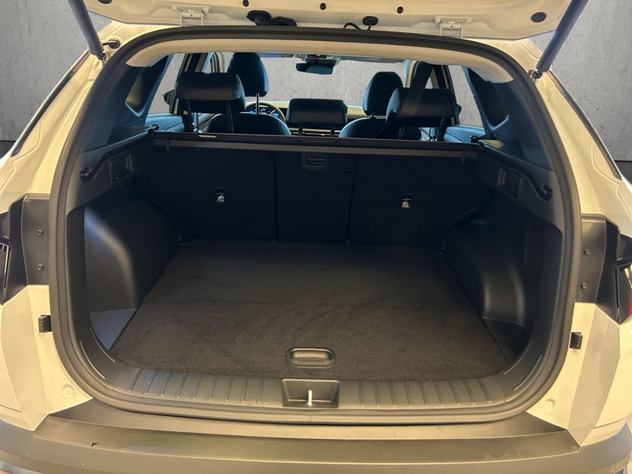 https://csb-strapi-files.fsn1.your-objectstorage.com/inventory-cars/images/f01835d8c2d6567db7c0faa1e35c0fff59f50fab/18_1280_7471.jpg