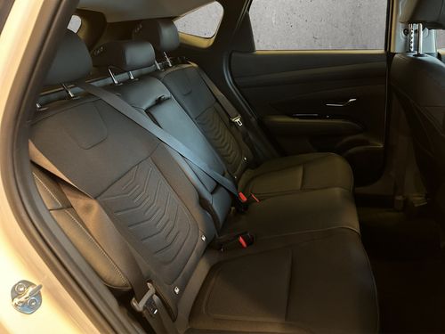 https://csb-strapi-files.fsn1.your-objectstorage.com/inventory-cars/images/f01835d8c2d6567db7c0faa1e35c0fff59f50fab/19_500_3533.jpg