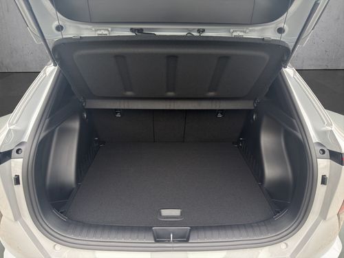 https://csb-strapi-files.fsn1.your-objectstorage.com/inventory-cars/images/f05194e74c084a9dccfa6d79baf94ebd23077e6b/5_500_2200.jpg
